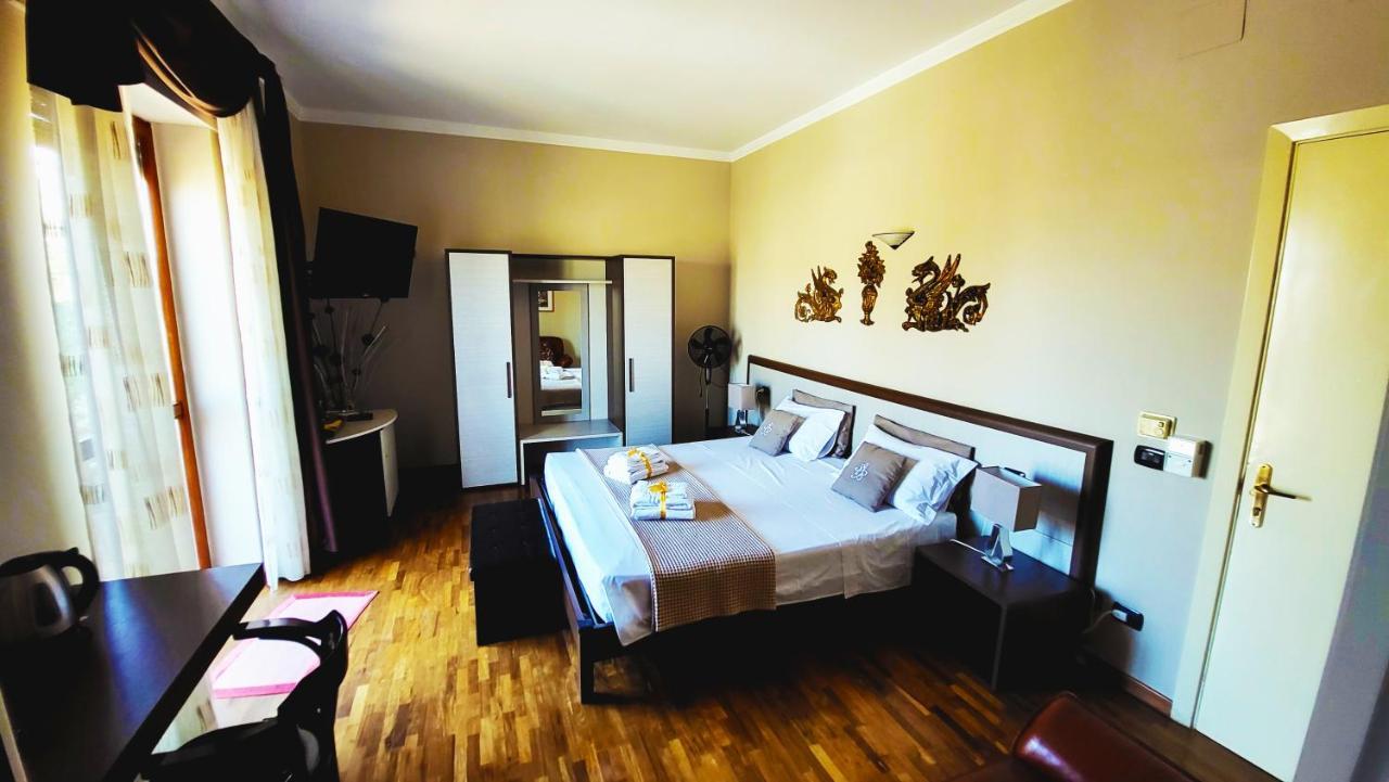 Attico Barocco Bed & Breakfast เลชเช ภายนอก รูปภาพ