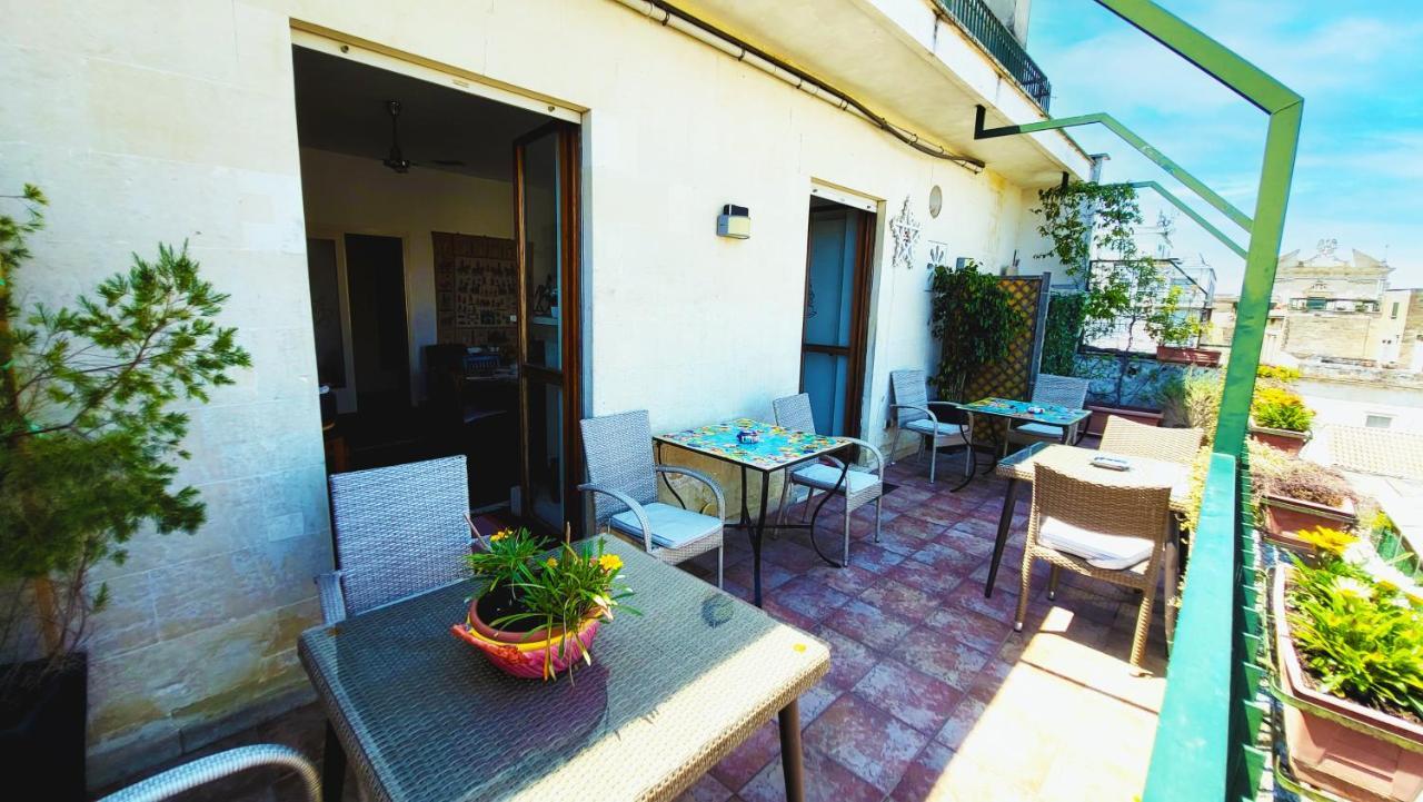 Attico Barocco Bed & Breakfast เลชเช ภายนอก รูปภาพ