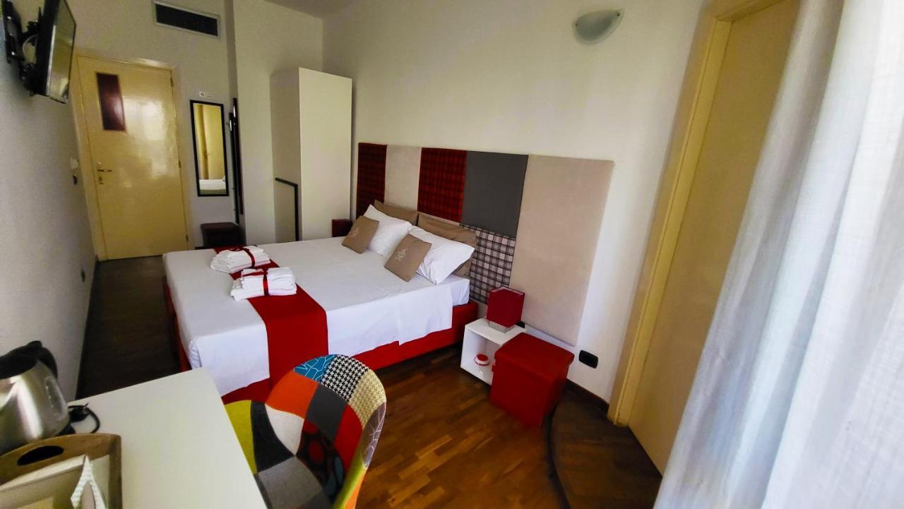 Attico Barocco Bed & Breakfast เลชเช ภายนอก รูปภาพ