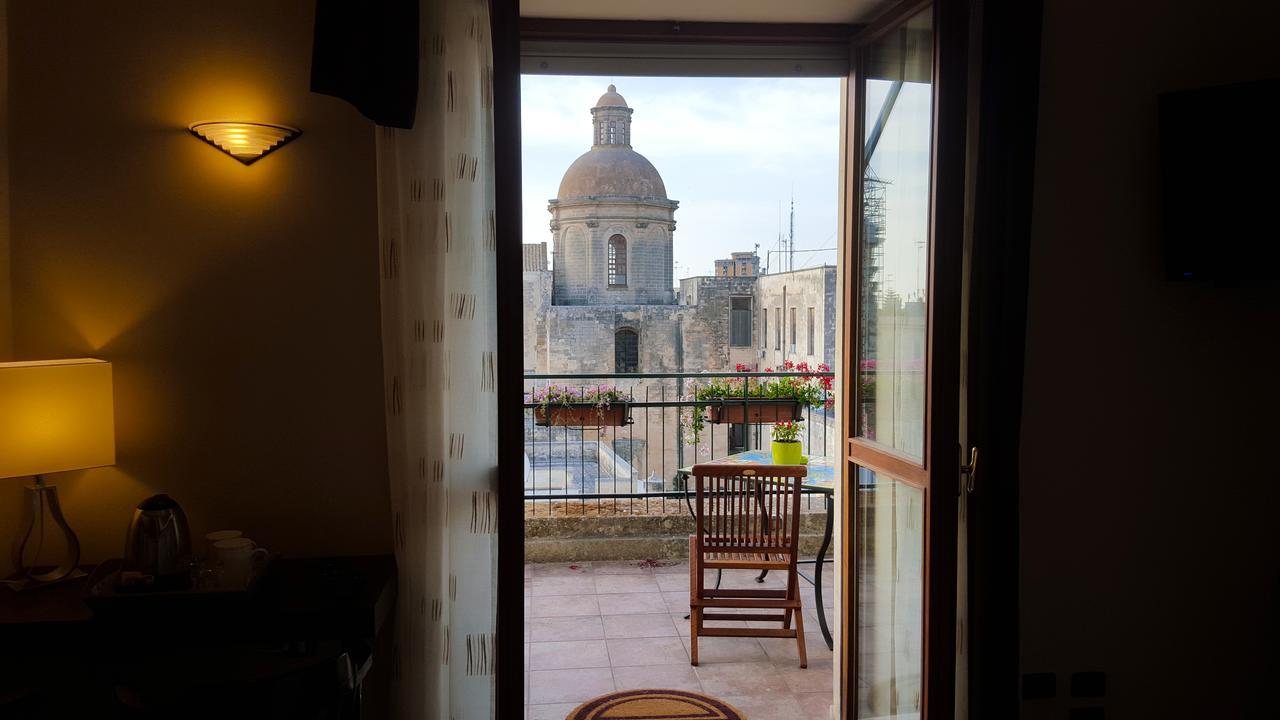 Attico Barocco Bed & Breakfast เลชเช ภายนอก รูปภาพ